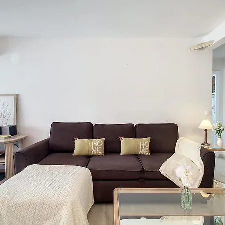 Apartment Antares - 2p Flat In The Heart Of - Ideal For Conferences *